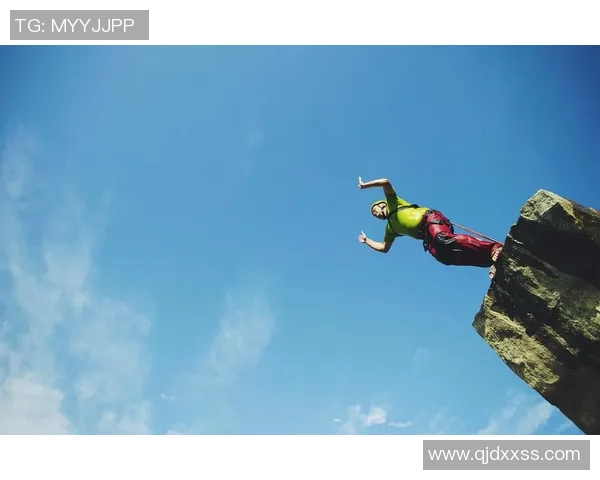 裸体足球球星挑战极限赛事 展现运动员独特身体魅力与竞技精神